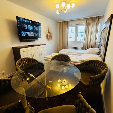 Ksiazecy -3 Sypialnie, 3 Bedrooms - Klimatyzacja 아파트 *