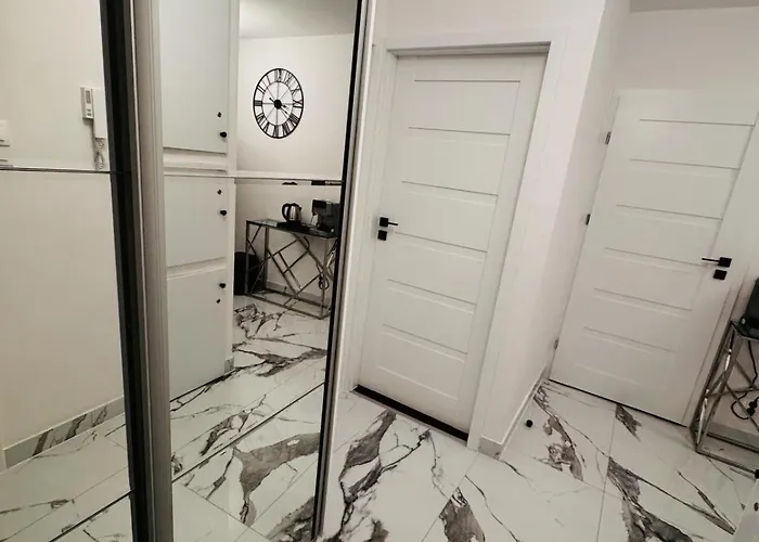 아파트 Ksiazecy -3 Sypialnie, 3 Bedrooms - Klimatyzacja 브로츠와프